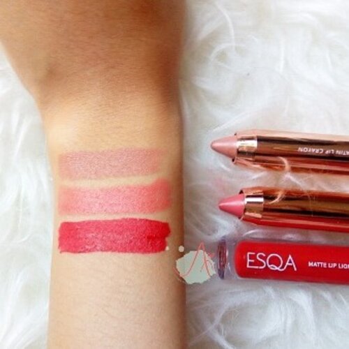 GESER BUAT LIHAT LIP SWATCHESNYA 👉🏻👉🏻👄
.
.
Ini 3 produk dari @esqacosmetics yang akhirnya muncul di blogku! Cek bit.ly/ai-esqalips buat review lengkapnya yaaa. Atau nonton videonya di channelku 💃🏻
.
.
#aidachtcom #clozetteid #makeup #beauty #blog #makeupinspired #makeupjunckie #l4l #f4f #makeupreview #makeuptutorial #indonesiabeautyblogger #femalebeautyblogger #bloggerperempuan #jakartabeautyblogger #beautybloggerindo #bvlogger #lipcream #lipcrayon #esqacosmetics #lipjunkie #indobeautygram