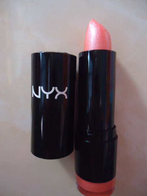 NYX Lipstick on Vitamin