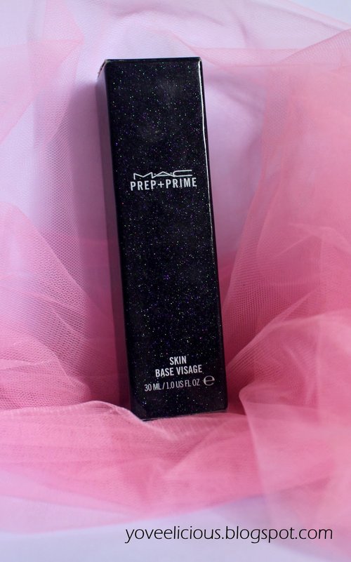 MAC Prep + Prime Skin Base Visage is a fragrance free primer which creates a silky smooth skin as a perfect base for make up application. It enhances staying power of make up.