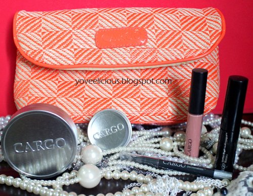 Los Cabos Resort Collection contains the awesome water resistant make up products that are created to stand up in the heat and humidity. They will keep you looking fierce at the beach. A perfect companion for holiday!