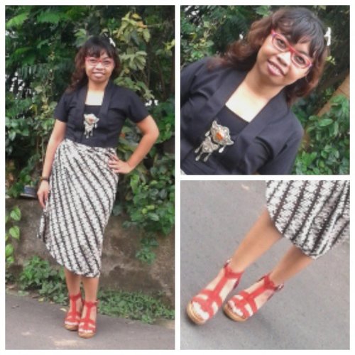 @indonesiafashionweek Looking for these fashionable items? Just visit #IndonesiaFashionWeek2015! 
Top: Kebaya Kutu Baru by @swanstwenty (B-094)
Skirt: Kain Batik Parang. 
Shoes: Aurel Red by @natanashoes (A-163)

#IFW #Indonesia #LocalMovement #fashion #footwear #fashionid #fashionworld #fashionblogger #FashionWeek #fashionstyle #FashionEvent #ethnic #chic

@clozetteid #clozetteID
