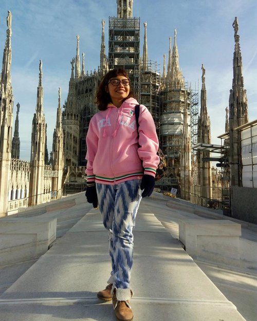 01.12.2016
.
Dare to wear bright colors in the fall winter season.
Dare to stand straight on the top of Duomo Milano.
.
.
#throwback #latepost #travel #traveldiary #travelblogger #travelwithheti #jalanjalan #trip #journey #viaggio #duomo #milano #italia #europe #backpacker #tourist #tourism #ootd #outfit #look #lookoftheday #fashion #fashionblogger #fashiondiary #fashionstylist #style #moda #inspiration #clozette #clozetteid