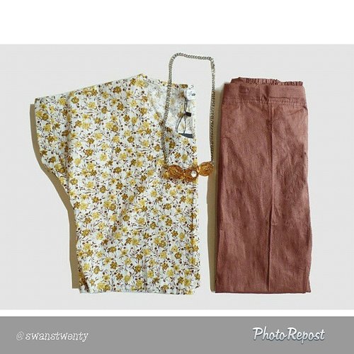 Earth color for today.....
Have a great day!

By @swanstwenty "Pick of the day!

Cropped tee yellow by @swanstwenty
Sean necklace by @azalea_acc 
Cotton pants brown by @nimonina 
Grab them now. Visit www.swanstwenty.com" via @PhotoRepost_app

#swanstwenty #swanstwentysignature #modernIndonesia #funyourself #fashionporn #fashionid #fashiondesigner #fashionstreetstyle #fashionstreet #streetstyle #indonesianbrand #nimoninabyswanstwenty #nimonina #swanstwentybysofiadewi #clozetteid @clozetteid #vintagelook #ootd #swanstwentyootd