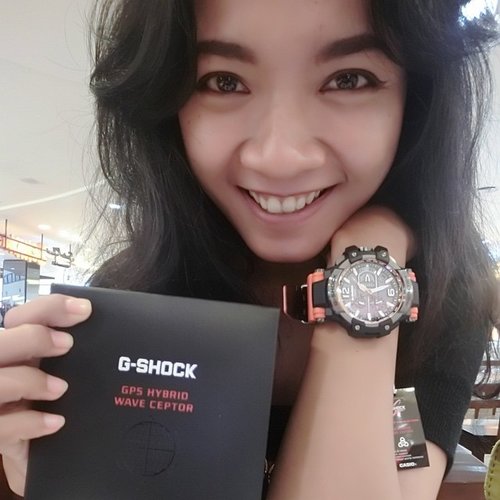 Always excited with this brand product launch up coming soon... Well, Raffi Ahmad already wore it on his autoclub road trip last month.. And so wow!! Batch 1 is already sold.. Coming soon batch novber 2014..
You better reserve yours today or you'll be sorry.. G-shock GPS Hybrid Wave Ceptor proud to you By CASIO

#casio #clozette #accessories #watch #clozetteid #gshock