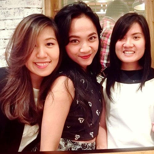 Good friends.. Good food.. Good moment.. thanks girls for today.. we had so much fun.. ❤️❤️ Citilink Designer Challenge 2014 winner reunion... from left to right: @theresa_debby she's the 2nd winner with bridal&party dress specialist.. me, sofia, with the spirit of Modern Indonesia fashion.. @michi_maitlin with my fav cutting from her ready to wear collection.. #sofiadewifashiondiary #clozetteid #goodfriends #CDC2014 #citilinkdesignerchallenge2014 #reunion #weekend #saturday #monochrome #blackandwhite #girlstalk