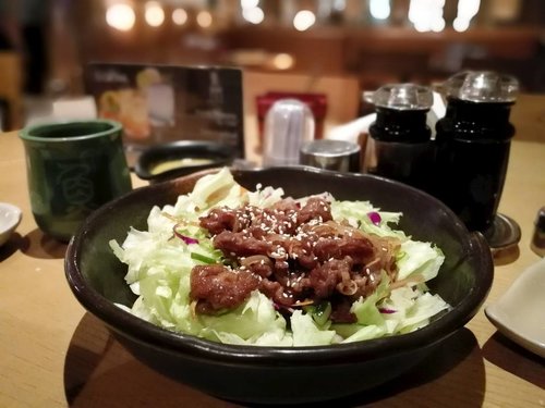 Dinner time.. Yakiniku salad sushi tei dressing ♥️
.
.
.
Mendadak kangen ama @nabilaputrik @bydinipuspita 
#clozetteid #foodporn #foodism #foodgasm #sushitei #sofiadewiculinarydiary