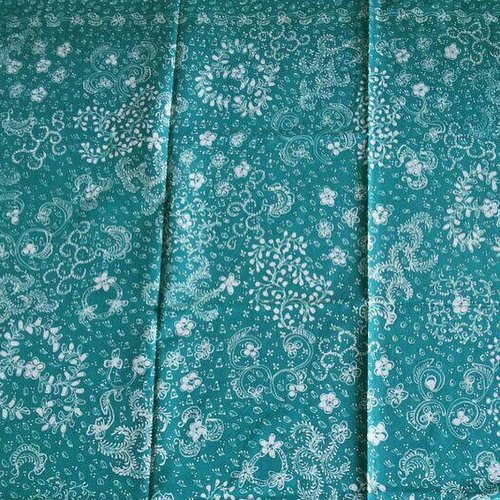 Cool and up to date fabric.. The colour is wellsaid will be the colour of 2015.. Heni, my friend, gave me this to make an outer for her.. Well.. Let's go! 
#swanstwenty #fabric #batik #batikchic #batiklover #customemade #madebyorder #madetoorder #tosca #turquoise #friendship #wrllsaid #2015 #trend2015 #clozette #clozetteid #clozettegirl