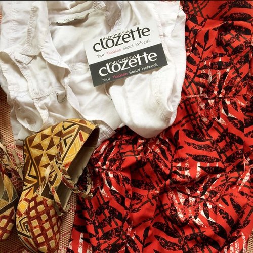 ❤️@clozetteid

Top by ZARA
Skirt by @swanstwenty 
Shoes by @iwearup 
#clozette #clozetteid #clozettegirl #clozetteambassador #sofiadewi #sofiadewiootd #red #touchofred #saturday #weekend