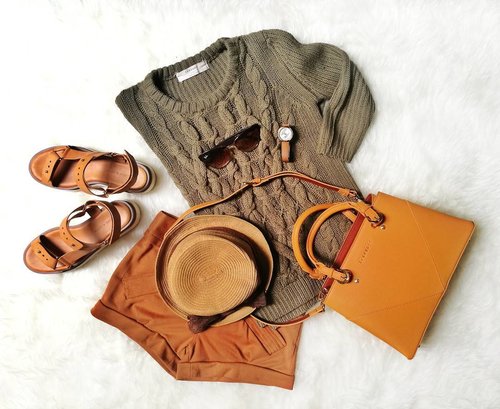 A casual sunday is not a dresscode .. it's a state of mind .. 📸 earth color tone for my fashion sunday 🌱🍁
.
.
.
.
.
Good Morning! ☕chill..
#clozetteid #fashion #fashionporn #OOTD #camel #touchofgreen #everbestid #charlesandkeith #zarabasic #vnc #rayben #sheencasio #sofiadewifashiondiary #sundayfashion #weekend #styleblogger #ggrep #earthcolor