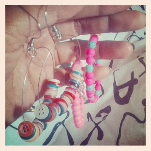 Just Landed on My Desk..
Hollahop earings and Arms Candy by Mandara Corner
Very Cute ^_^ its a handmade by nisagilang... 
excited to have one? check @mandaracorner on IG :)