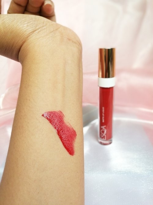 ESQA matte lip liquid - forbidden red ♥️
.
.
.
mudah digunakan.. warnanya cantik! gak sabar untuk mencoba 😍