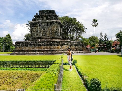 It's better to see something once .. than to hear about it thousand times .. .
.
.
.
.
Feel frre to heading to my latest blogpost .. a short story about Mendut Temple located at Mungkid, Magelang, Central Java.. Have a good day!
#clozetteid #storyofsofia #sofiadewitraveldiary #candimendut #mungkid #magelang #jawatengah #magelangtrip #wanderlust #travelling #styleblogger #lifestyle #javanese