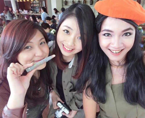 hello from trio cadet of @benefitcosmeticsindonesia today 😍😍 me with @auzola @natalyliman 
congratulations #benefitcosmeticindonesia for Air Patrol Launching 😍😍 #clozette #clozetteid #beauty #benefitevent #jakartaevent #armylook #armytheme #lifestyleblogger #clozetteambassador #bloggerbabesasia #letterDcuisineandbar #benefitevent #cushioncalmtip 📷by casio exilim TR15 wireless.. everybody loves this awesome camera #casioIndonesia