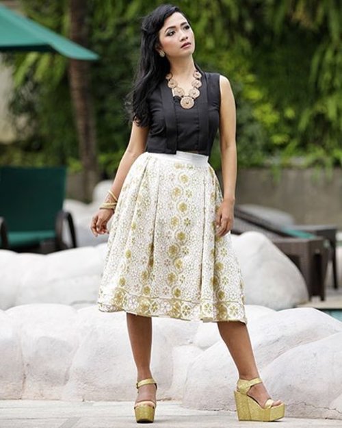 Day 15, February 2016.. woke up in the morning with full of positive energi are the best step to start the day.. The next you need to do is wearing the right dress! have a great Monday 😘

phoeboe top by @sofiadewi.co
skirt by @toriseli 
shoes by @iwearup . i love this tree high gold!! you can visit their webstore to check their collection www.iwearup.com


pic by : dhodi syailendra (for Kabare Magazine)

#sofiadewifashiondiary #sofiadewico #upsisterhood #clozette @clozetteid #clozetteid #clozettegirl #clozetteambassador #monday #ootd #ootdindo #lookbookindo #lookbookid #fashionporn #fashionworld #fashiondesigner #modernIndonesia #instafashion #instalike #wearitloveit
