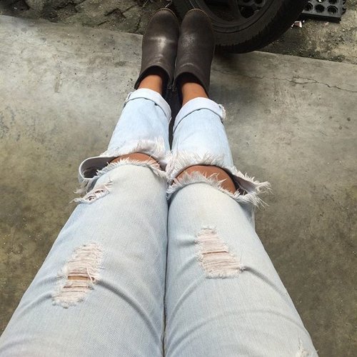 💕 my all day mobile outfit

#clozetteid #sofiadewifashiondiary #rippedjeans #jeans #stradivarius #clozette #bbasia #sepatuclarks