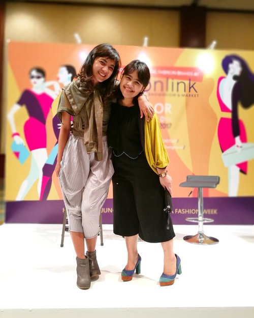No BP pose.. but i think I'm close enough with "her" style, oh no 😹😹😹😹
.
.
.
Last minute VM workshop class  with @una.amanda .. good luck for your new fashion business ya Una! Glad you match with my friends.. thanks for today .
.
.
#clozetteid #lifestyle #fashion #beauty #jfw2017 #fashionlink 📸 By @rhysurya