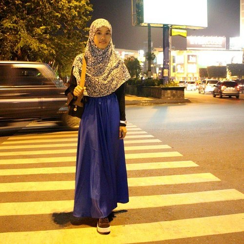 And Allah did not make it but as good news for you, and that your hearts might be at ease thereby, and victory is only from Allah, the Mighty, the Wise. #modeststreetfashion #modeststreetstyle #ClozetteID #ColorfulHijab