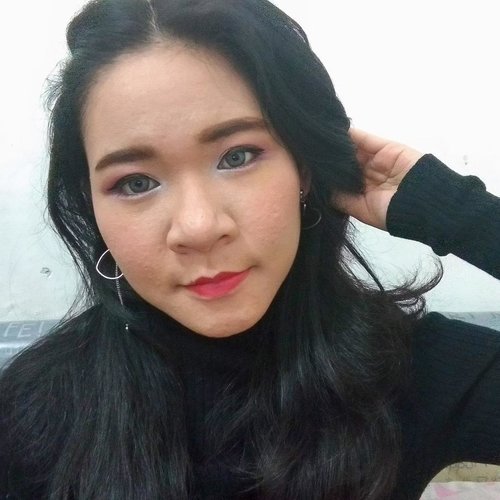 People will stare. Make it worth their while. #blog #bloggerid #beauty #selfie#makeup #dailymakeup #clozetteID #makeupaddict#indonesiabeautygram #surabayabeautyblogger #sbb #sbybeautyblogger #indonesiabeautyblogger #ibb#fdbeauty #reviewindonesia #ilovemakeup #fotd #style #메이크업 #뷰티 #beautyinfluencer #beautyaddict #instamakeup #icchristablog