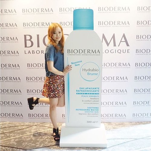 Welcoming the new soothing refreshing water #Hydrabio from @bioderma_indonesia Hope it would works as a daily spray for my oily, acne prone skin #SprayYourself.#JeanMilkaNews #BiodermaIndonesia #Bioderma #BiodermaHydrabio #clozetteid #JeanMilkaOOTD #todaystyle #OOTD #clozetteid