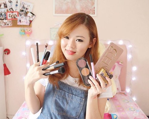 Have you seen my favorite makeup products of 2015? Watch the video on my youtube channel, https://youtu.be/6pjFWq7jCOM (link is on bio). Tell me what your favorite product is by leaving a comment down below. I would love to know them 😘😚 #JeanMilkaMOTD #JeanMilkaFaves #JeanMilkaChannel #favorite #favoritemakeup #motd #girl #favoritemakeup2015 #makeupfavorite #indobeautygram #indobeautyvlogger #beautyblogger #indonesianbeautyblogger #clozetteid #makeup