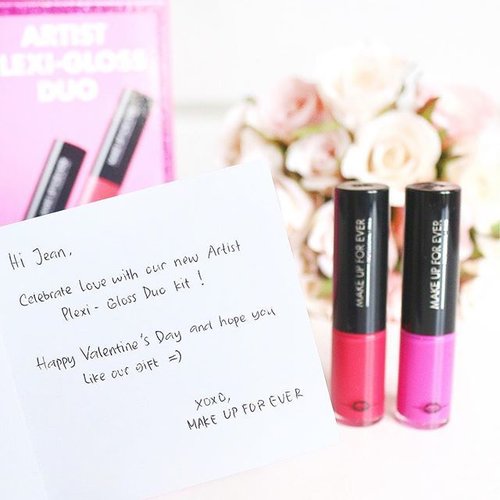 What a nice surprise 😍😍 thank you so much to @makeupforeverid for the Valentine Gift. The packaging is so cute 😘😘 #Makeup #makeupforever #beauty #makeupforeverofficial #makeupforevercosmetics #valentine #valentine2016 #valentinegift #valentinepresent #beautyblogger #beautybloggerindonesia #clozetteid
