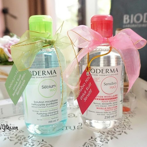 Have you check out my review about this cleansing water from @bioderma_indonesia? This one of my favorite make up remover.. check out the details at www.jeanmilka.com.. #clozetteid #makeup #indonesianbeautyblogger #beauty #beautyblogger #bioderma #biodermasesibio #biodermasebium #biodermacleansingwater #productreview #myfavorite #beautyaddict #makeuplover #blogger