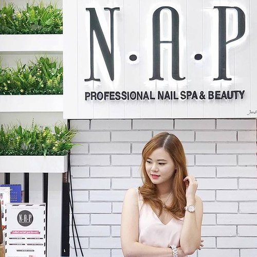Just blogged about my experience in getting an eyelash extension at @napnail Kemang Villa. A good lash extension is never disappointing. Don't forget to drop by my blog at bit.ly/naplash (link is on bio) to check out my review .
.
#JeanMilkaMOTD #jeanmilkalife #JeanMilkaDotCom #motd #indonesianbeautyblogger #beautyblogger #beautybloggerindonesia #salon #salonjakarta #beauty #blogger #nap #napsalon #napnail #fotd #clozetteid #endorseindo #endorseindonesia