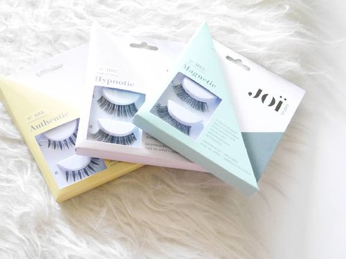 The definition of gemes in one picture. I've played with these babies and finally you can read my take on @joi.studio faux lashes on #BeautyRedemption blog soon 👀💋
.
.
.
#fauxlashes #SociollaBloggerNetwork #instadaily #instabeauty #instagood #instagram #instamakeup #instalashes #instablogger #instanice #clozetteid #bbloggersid #indonesianbeautyblogger