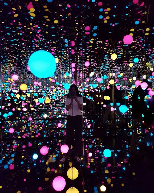 We are bits of stellar matter that got cold by accident, bits of star gone wrong..............#insta #museummacan #art #jakartago #infinity #infinityroom #clozetteid #starclozetter #bloggerid #bloggerbabes #lifestyleblogger #beautyredemption #instagram #yayoikusama