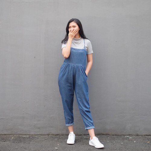 Shout out to everyone who's having a great time today! .
.
.
.
.
.
.
.
.
.
.
.
.
.
.
.
#instamoments #insta #instagram #instagood #instadaily #clozetteid #starclozetter #beautyredemption #instaootd #denim #jumpsuit #bloggerid #bbloggerid #instalike #instagirls