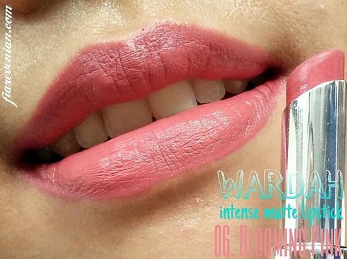 @wardahbeauty Intense Matte Lipstick ~~ 06. BLOOMING PINK.
.
A nice pink for everyday wear!
.
#wardah #wardahlipstick #wardahbeauty #makeup #makeupfreak  #wardahintensemattelipstick #lipstick #easybrownie #lipstickchick #lipstickaddict #lipstickfreak #clozetteid #blogger #bloggerindonesia #indonesianbeautyblogger #byfiarevenian #beautybloggerindonesia #blogger #beautyblogger