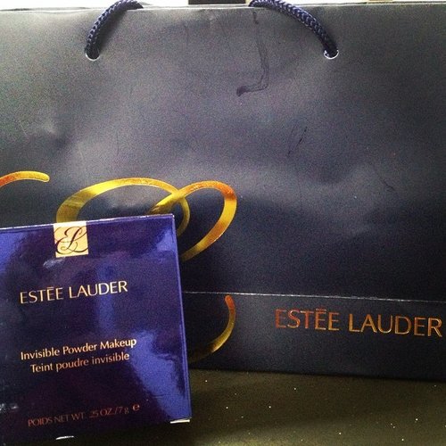 Thanks @esteelauder for such a nice treat!!! Gonna hear from you soon about next event! Thanks @auzola and mas Erfan for giving such a great chance to join. We're all HAVING FUN!!!! #beauty #beautyblog #beautyblogger #instagood #indonesian #instadaily #instabeauty #indonesianbeautyblogger #clozetteid #esteelauder #makeup #makeupaddict