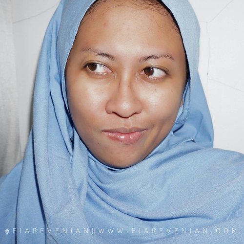This is my bare face. Dengan segala macam bintik jerawat maupun bekas jerawat, just try to find a comfort on your own skin.
.
#clozetteID #clozettedaily #beautyblogger #beautybloggerid #IndonesianBeautyBloggers #indonesianfemalebloggers #kbbv #love  #atomcarbonblogger #indonesia #indonesianhijab #bareface #barefaceselfie