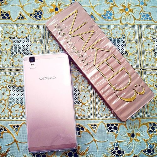 I like #Rose when it is #Gold.

#RoseGold #pantone2016 #urbandecay #naked3palette #naked3 #urbandecaycosmetics #oppor7s #coloroftheyear #ColorTrend2016 #makeupfreak #makeup #gadget #clozetteid

Thanks Hubby for loving me... :* :* @irsan_widyawan