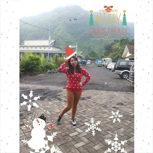 Good Morning and Season Greetings from me ♥ have a great day today. Yeap! This year i decided to stay in Indonesia and just travel here. Indonesia itself has a wide variety of tourist attraction and this is one of them :) proud to be Indonesian! #indonesia  #christmas #christmasholiday #clozetteid #clozettedaily #ootd #travel