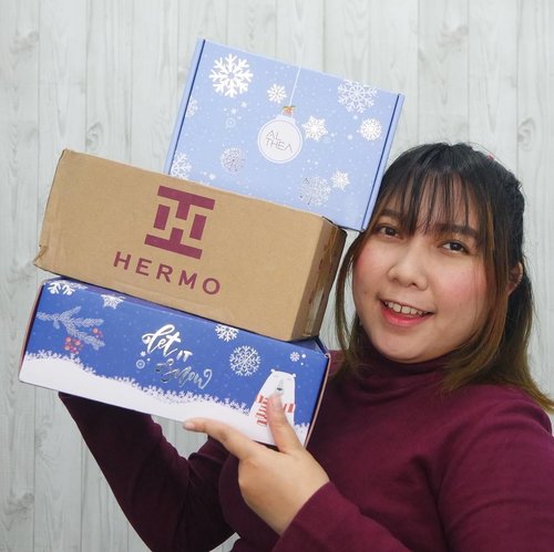 Omo, Santa came early this year! 🎅🎄 I got so many Christmas gifts from my favorite online Korean beauty stores. Will do unboxing soon, so stay tuned on my blog 🎁

#ClozetteID #HermoID #Althea #ChristmasGift #크리스마스 #메리크리스마스