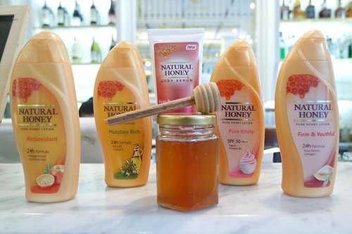 I'm attending "A Healthy Day with @naturalhoney_id and @grazia_id" 💛 I love the scent of Natural Honey Lotion, smells very nice and sweet 🍯💖 #ClozetteID #GraziaXNaturalHoney #NaturalHoneyLiving #NaturalHoney #beautyblogger #blogger #honey #lotion