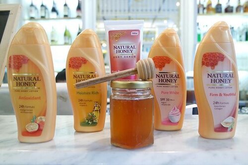 I'm attending "A Healthy Day with @naturalhoney_id and @grazia_id" 💛 I love the scent of Natural Honey Lotion, smells very nice and sweet 🍯💖 #ClozetteID #GraziaXNaturalHoney #NaturalHoneyLiving #NaturalHoney #beautyblogger #blogger #honey #lotion