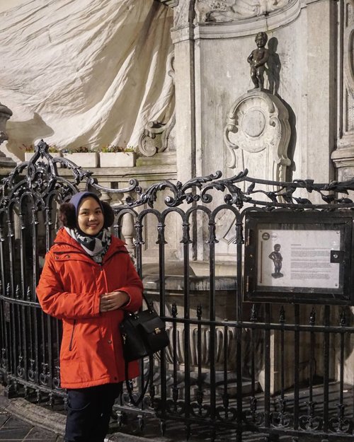 Another mandatory picture to take in Brussels, turns out this famous Manneken Pis is so tiny
.
.
#Brussels #Belgium #whileinbelgium #mannekenpis #wintertrip #eurotrip #indonesianfemalebloggers #clozetteid