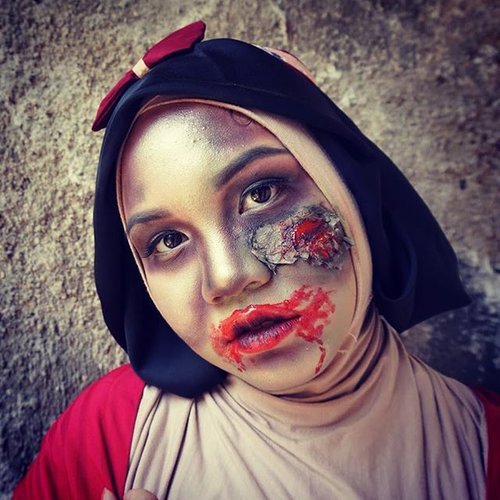 Hello.... Have you checked out my Snow White Zombie make up tutorial http://rumahcantikputri.blogspot.co.id/2015/10/disney-princess-zombie-halloween-make.html #ClozetteID #zombie #makeup #halloween #halloween2015 #disney #princess #snowwhite #snowwhitezombie #makeupartist #beautyblogger #indonesianbeautyblogger #ibb #fotdibb #muajakarta #makeupcharacter