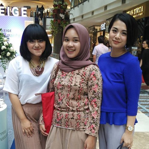 With these beautiful women @alodita and @bylizzieparra at @laneigeid K-Beauty Week, thank you for sharing #beautyblogger #beautyevent #laneigeid #clozetteid