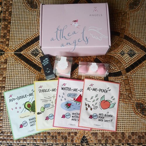 Lucu banget gak sih packaging A'bloom produk ini, ada masker, penghilang komedo dan make up puff, semuanya busa dibeli di @altheakorea dan sudah aku review di blog ya, bisa dilihat di bit.ly/abloomalthea..#altheangels #althea #altheakorea #altheaabloom #ClozetteID