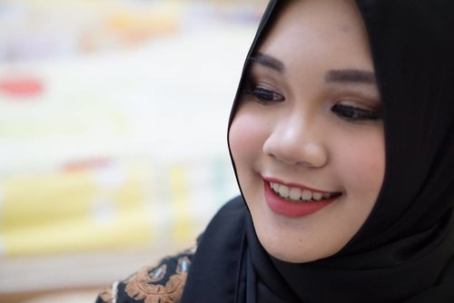 Maenan lensa baru, selamat hari senin! #sonya5100 #50mm #bokeh #selfie #makeupartist #beautyblogger #IndonesianFemaleBloggers #indonesianbeautyblogger #clozetteid