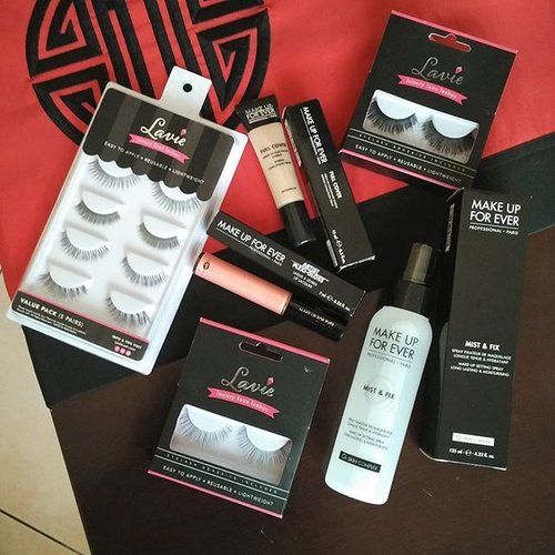 New addition to my kit #lavielash #lavieoftheday #recenthaul #makeup #makeupforever #makeupforeverid #makeupartist #mua #mualife #muajakarta #muadepok #eyelashes #beautyblogger #beautyaddict #beautybloggerid #clozetteid