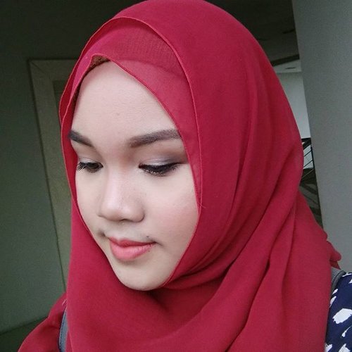 My make up using @sariayu_mt #trendwarnakrakatau eyeshadow palette and duo lip color K-08, see more make up looks using the new Sariayu Trend Warna 2016 Inspirasi Krakatau on my blog rumahcantikputri.blogspot.com #sariayu #indonesiabeautyblogger #indonesianfemalebloggers #makeup #makeupartist #makeupjunkie #beautybloggers #clozetteid #clozetteambassador