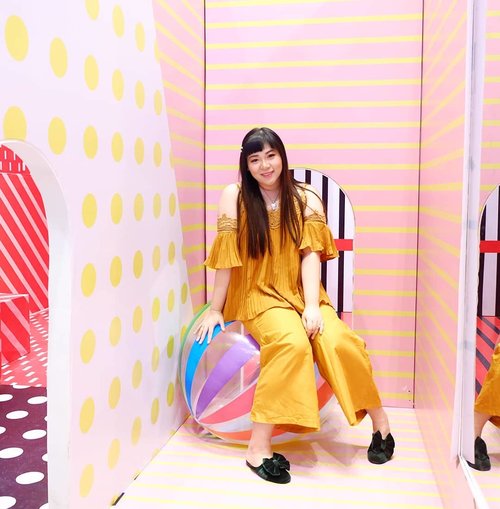 Don't forget to drop by the Labyrinth of Colors at @tunjungan_plaza 6 and join their IG competition, it's free and you can win shopping vouchers or XXI tickets!

#labyrinthofcolors #tunjunganplaza #funtime #colorful #selfiespot 
#girl #asian #clozetteid #sbybeautyblogger #beautynesiamember #bloggerceria #blogger #bblogger #beautyblogger #influencer #influencersurabaya #surabaya  #beautyinfluencer #fashion  #fashionblogger #personalstyleblogger  #comfortableinmyownskin
#bblogger #bbloggerid #ootd #ootdid #ootdindonesia #surabayablogger #surabayainfluencer