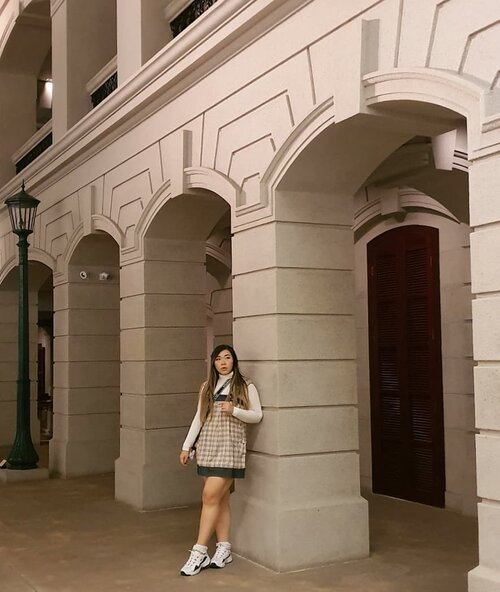 I'll go wherever, do whatever - and i'd still enjoy it, as long i'm with you.#hongkongnationalmuseumofhistory#hongkongmuseum#museum#pinkinhongkong #clozetteid #sbybeautyblogger #beautynesiamember #bloggerceria #influencer #jalanjalan #wanderlust #blogger #indonesianblogger #surabayablogger #travelblogger  #indonesianbeautyblogger #indonesiantravelblogger #girl #surabayainfluencer #travel #trip #pinkjalanjalan #lifestyle #bloggerperempuan  #asian  #hongkong #hongkong🇭🇰 #ootd #ootdid #traveltheworld