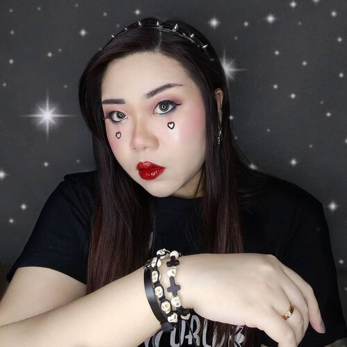 Seriously had too much fun doing this EGirl look, and I like how the pics turned out too so please excuse the amount of pic I decided to post 🤣.

You can check the details of the makeup too.

Btw I am currently obsessed with those dangly, connecting earrings (i don't know if they have a name?), I think I want to collect some now... 

Fun fact : I have 6 pearcings on my ears because I may look fluffy n sweet now (or at least I try to be 🤣), but I was once a rebellious teenager too! 

PS : I used 2 different lip tints and added gloss to create the deep, dark but juicy lips, before anyone asks.

#egirlaesthetic #egirl #egirlmakeup #black
#BeauteFemmeCommunity  #thematiclook #thematicmakeup 
#sbybeautyblogger #makeup #ilovemakeup #clozetteid #sbybeautyblogger #bloggerceria
#beautynesiamember #bloggerperempuan #indonesianfemalebloggers #girl #asian  #bblogger #bbloggerid #influencer #influencersurabaya #influencerindonesia #beautyinfluencer #surabayainfluencer #jakartabeautyblogger #SURABAYABEAUTYBLOGGER #makeuplook #socobeautynetwork #startwithSBN