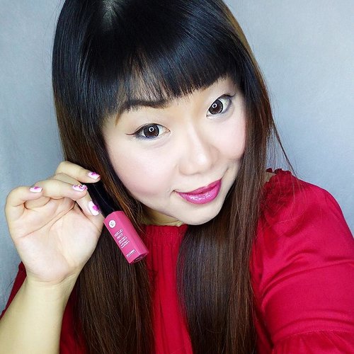 My Chinese New Year #fotd

I am definitely not a morning person but i do try to wake up early on CNY (coz you're supposed to), the last thing i want to do is putting ona lot of makeup so i always ended up with lazy, basic makeup! 
You're also supposed to wear bright colors on CNY to attract prosperity,  but red lips can be too much in the morning so this year i opted for @absolutenewyork_id 's Glossy Stain in Girl Next Door, which is a very muted down reddish shade,  still very CNY-ish but without being too much. 
Plus, i love the fact that it's a stain so i don't have to keep on reapplying although we constantly munch during CNY! 
#makeup #motd #cny #cnymakeup #chinesenewyear #cnymotd #simplemakeup #basicmakeup #absolutenewyork #absolutenewyorkglossystain #glossystain #clozetteid #beautynesiember #bloggerceria #sbybeautyblogger #blogger #bblogger #bbloggerid #beautybloggerindonesia #beautybloggerid #influencer #beautyinfluencer #girl #asian #surabayainfluencer #lazymakeup #influencersurabaya #shortbangsdontcare