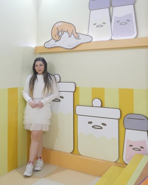I feel like we're hitting rock bottom now, and i do hope it is the bottom because that means things can only go up for now?

Fingers crossed, keep praying and let's send positive thoughts to the universe, humanity can do this!

#sanrioplayhouse #sanrioplayhouselenmarc #sanrio #kawaii #kawaiiaesthetic 
#sbybeautyblogger  #influencer #influencerindonesia #surabayainfluencer #beautyinfluencer  #bloggerceria #beautynesiamember  #influencersurabaya  #surabayablogger  #bloggerperempuan #clozetteid #girl #asian #personalstyle #surabaya #exhibition #surabayaevent #ootd #ootdid #lifestyle #lifestyleblogger #lifestyleinfluencer #pastelcolors